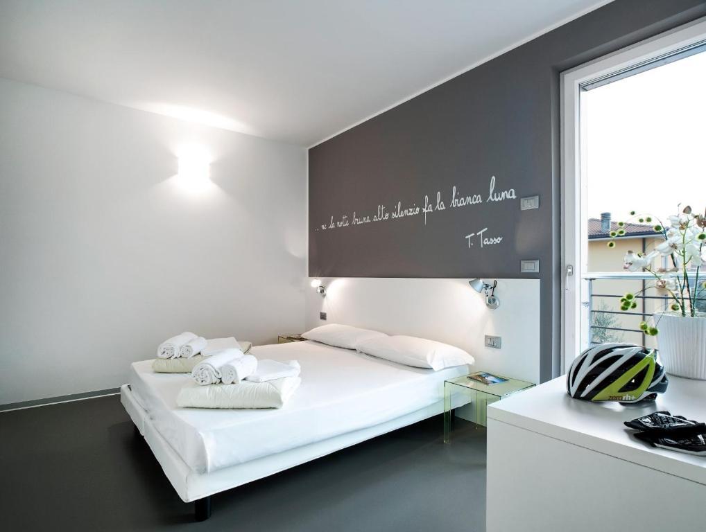 Gardabike Residence Torbole Sul Garda Стая снимка